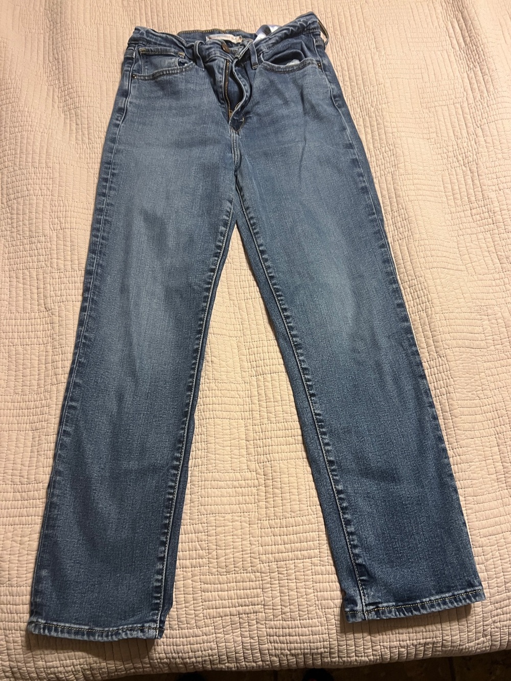 Levi's Women's Blue Ankle-Length Straight Jeans